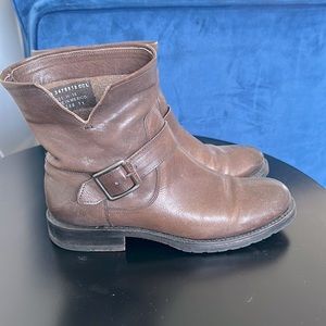 Frye Natalie Short Engineer